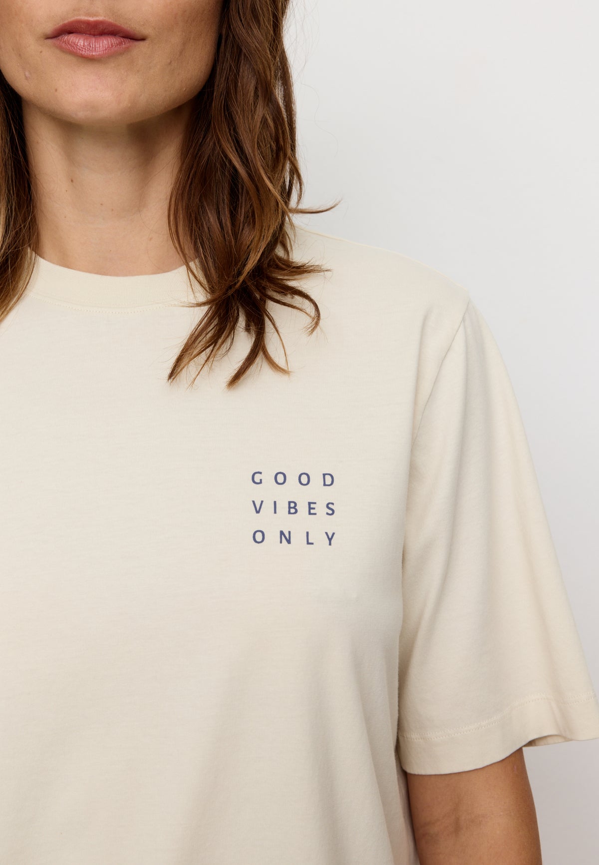 AZOLLA GOOD VIBES T-Shirt