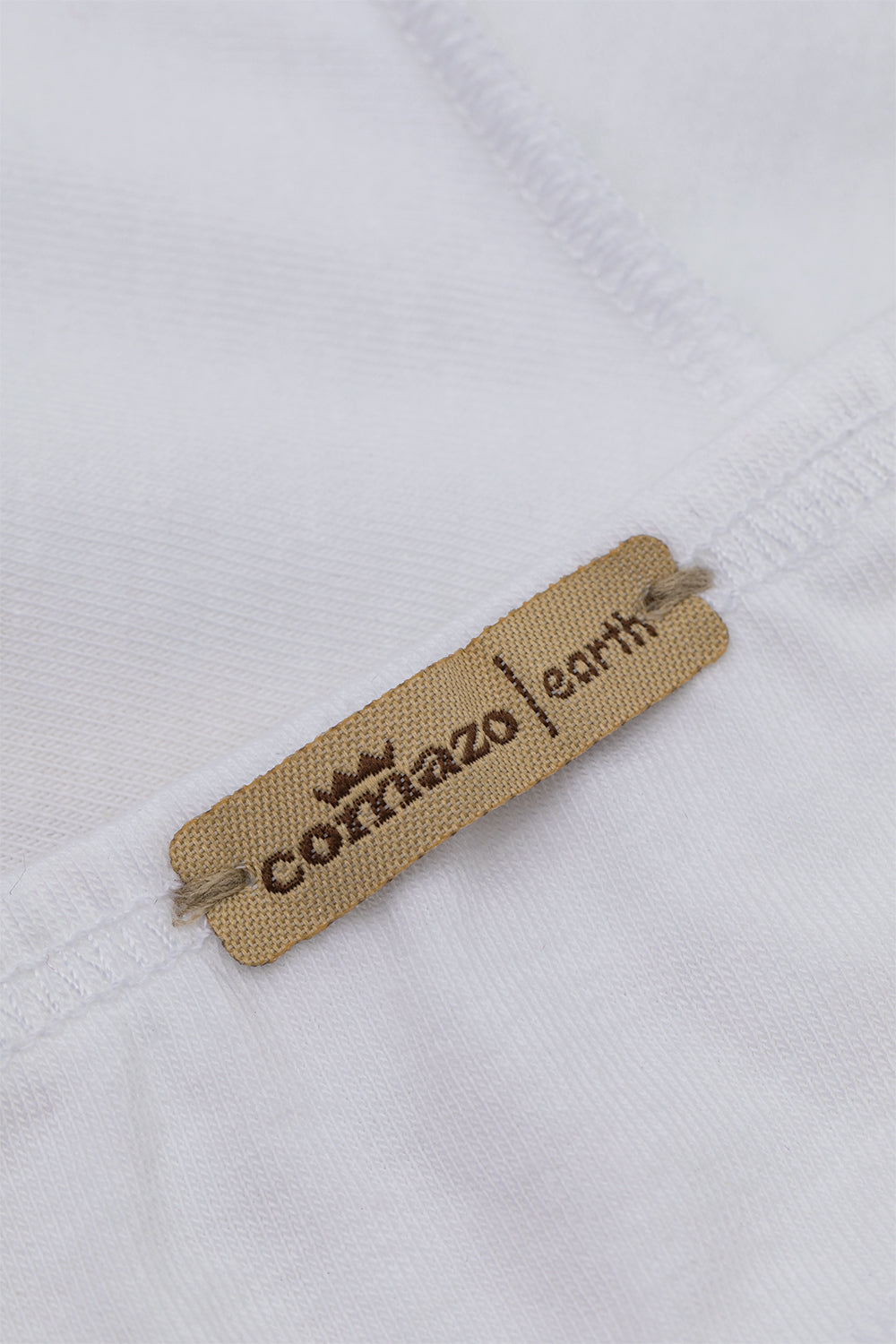 String low-cut