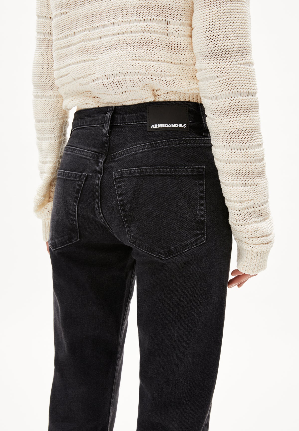 CARENAA JEAN