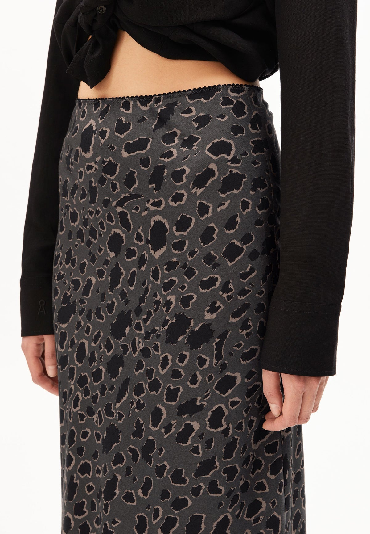 LEO LENOVAA SLIP-SKIRT