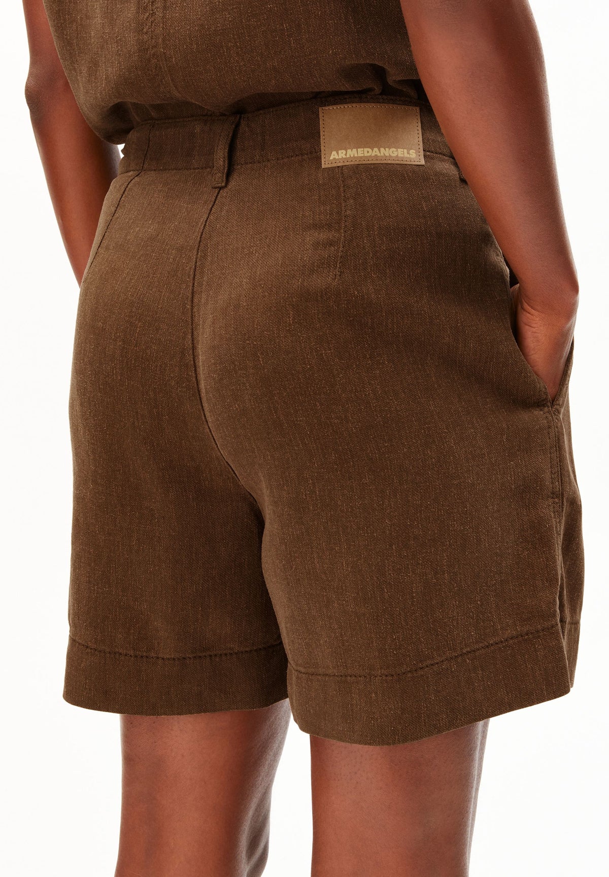 PIÑAYARN® BLEND GMT DYE SHORT