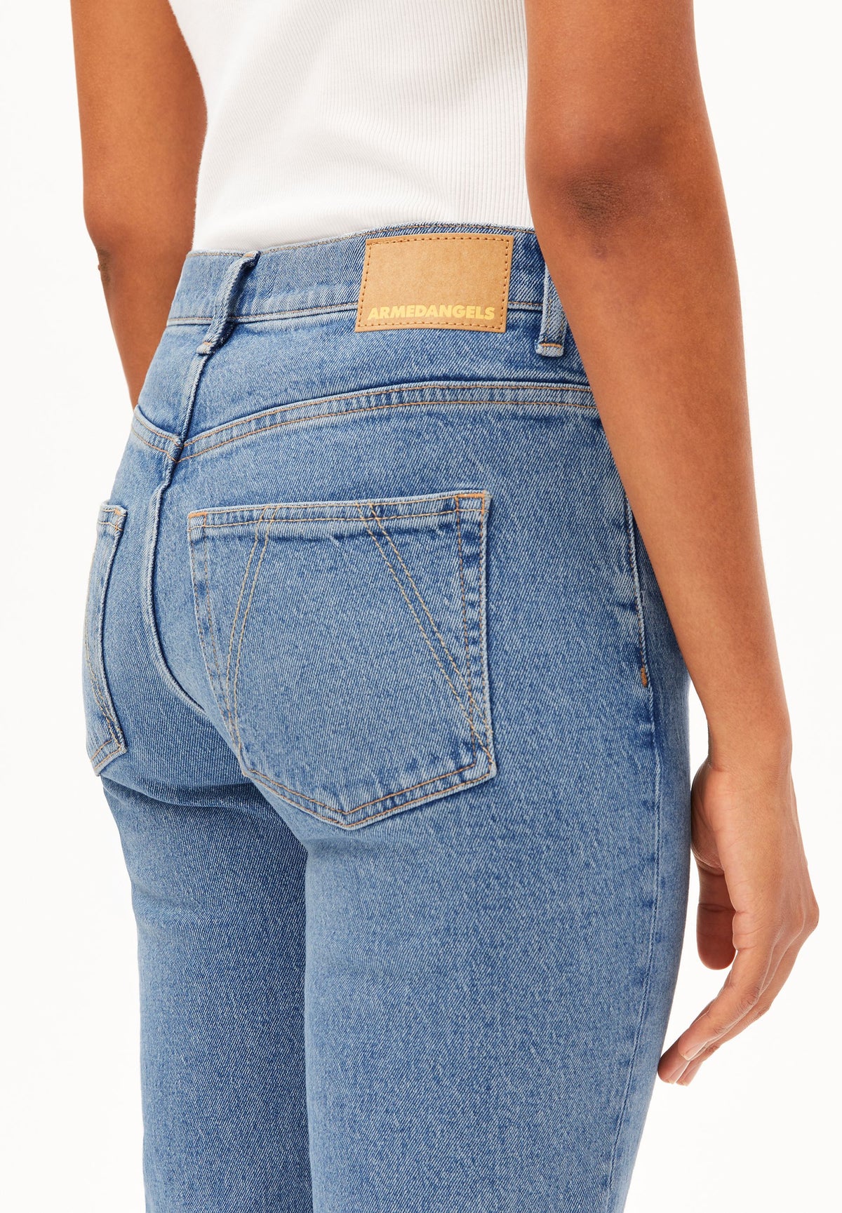 CARENAA MID STRAIGHT JEAN