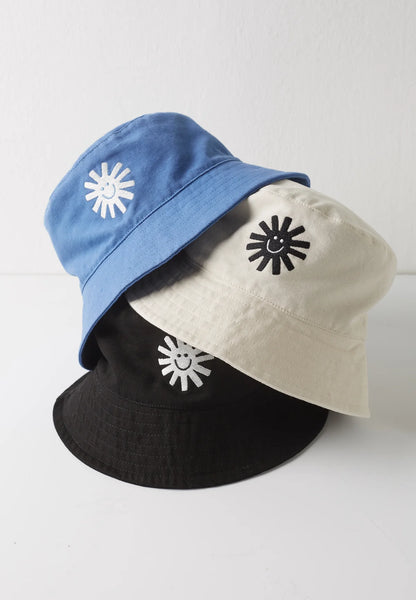 SUN SMILE Bucket Hat