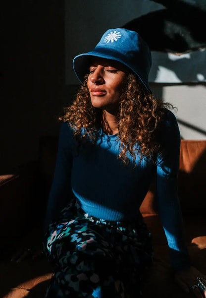 SUN SMILE Bucket Hat